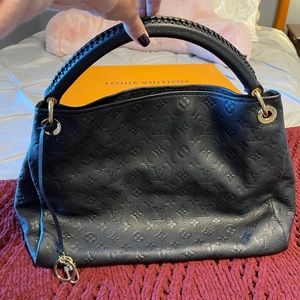 Louis Vuitton Artsy MM Black Monogram Empreinte